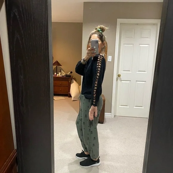 Line sweater - Picture 4 of 6